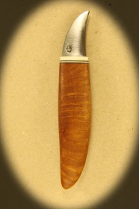Kniv 0025r Kniv med skæfte af briar rod + ben og smedet klinge. Totallængde ++ mm. kr. 495.- incl. moms