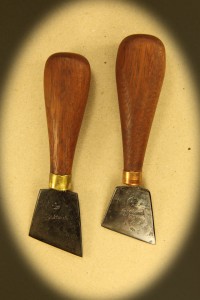 Kniv 0054 "døv" kniv. Flere slags ring eller skriv for flere oplysninger. Kr. 250.- incl moms